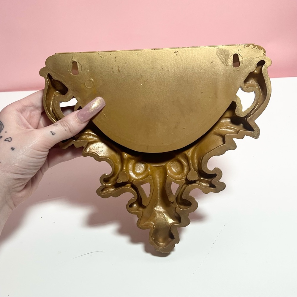 Vintage retro Victorian ornate gold wall planter - Picture 3 of 4
